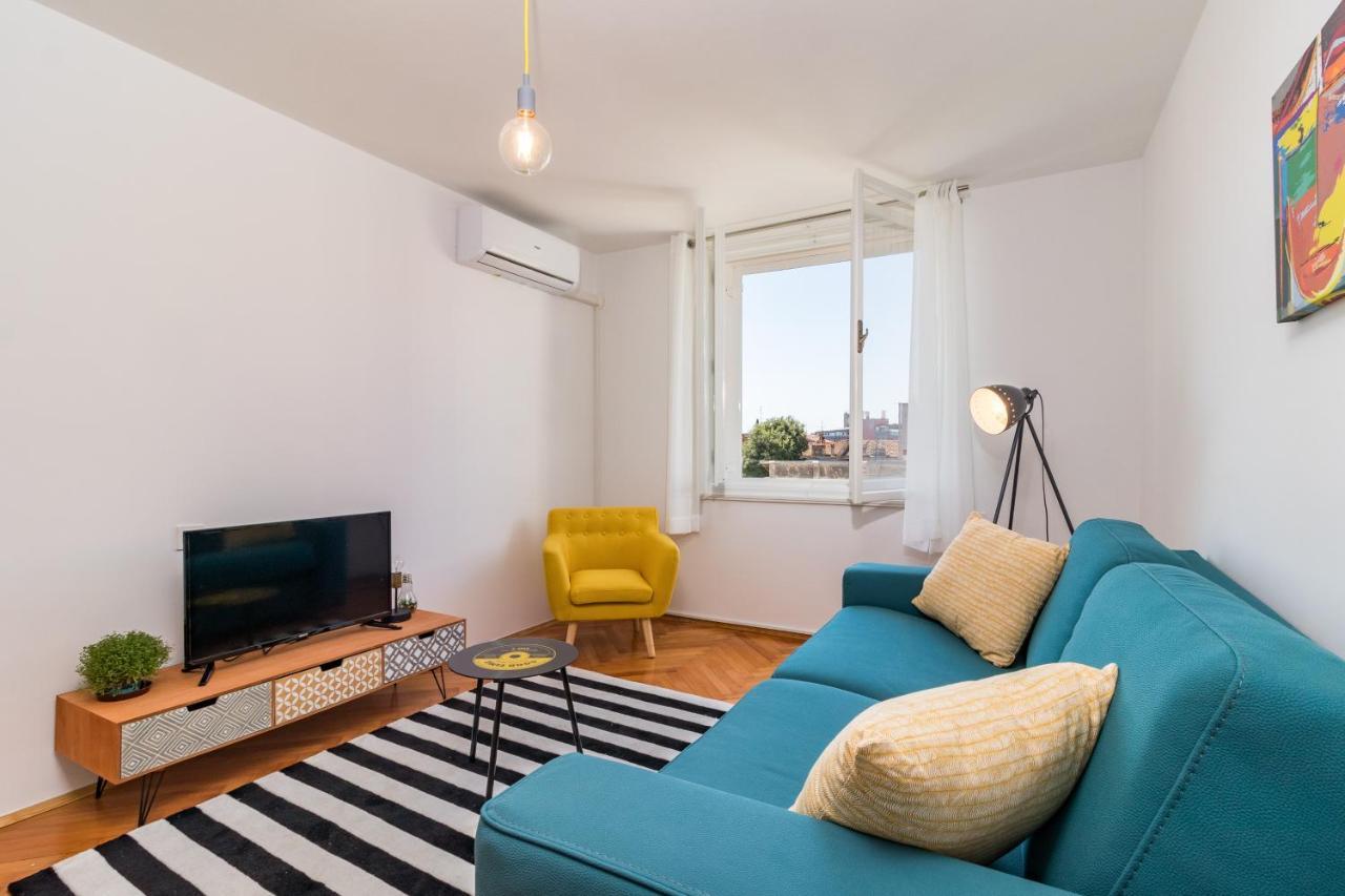 Quirky Apartment Arena With Parking 普拉 外观 照片