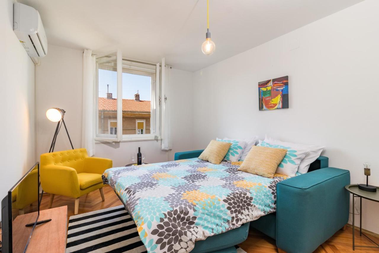 Quirky Apartment Arena With Parking 普拉 外观 照片